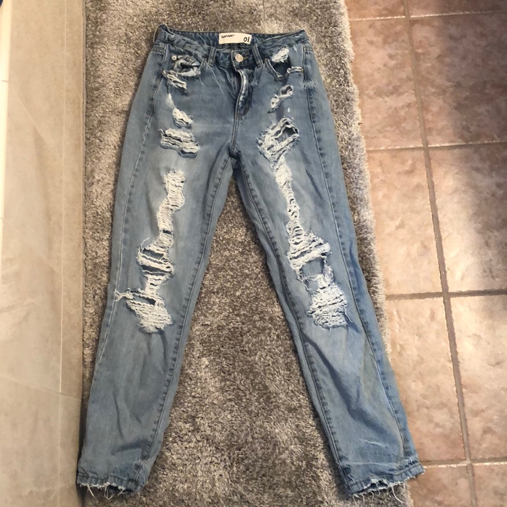 Garage Distressed Mom Jeans!! Size 01
